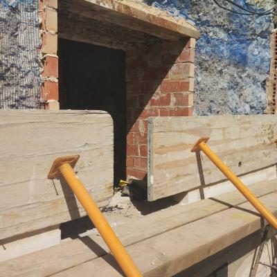 Reforzado De Huecos Con Ladrillo Macizo Y Encofrado Preparado