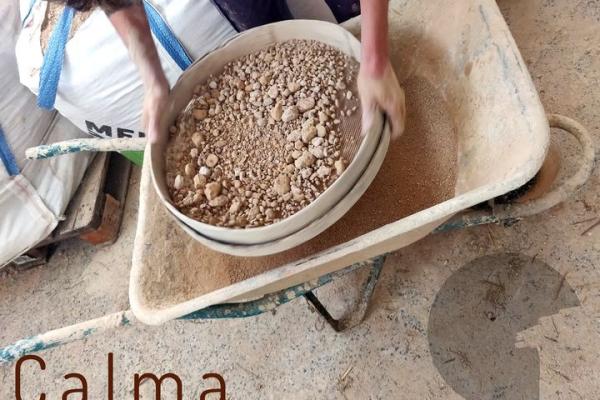 Carretilla con arena